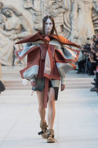 Look 13